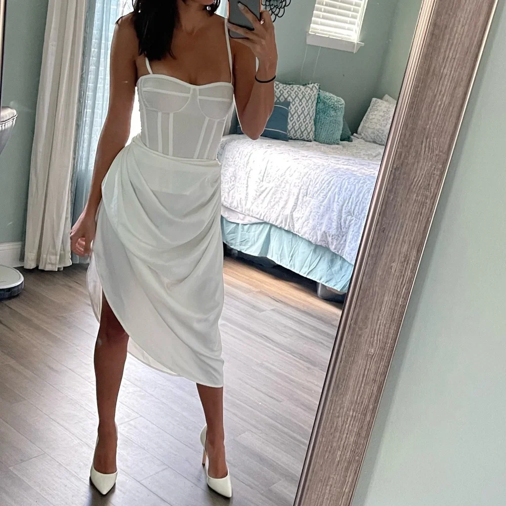 Pretty Little Thing Set - white Corset top and skirt - Picture 5 of 6